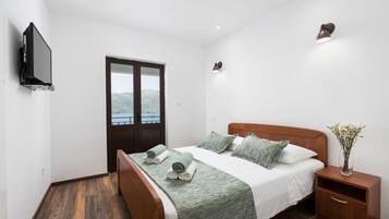 6 Schlafzimmer, Bügeleisen/Bügelbrett, kostenloses WLAN, Bettwäsche