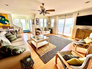 TV - La Vie - Waterfront; Boat dock & Pool! (Chincoteague Island)