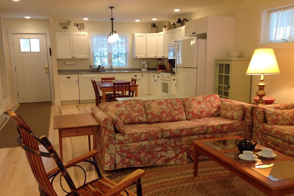 New Lakeside Cottage near Okemo and Killington