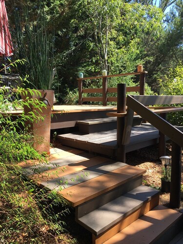 Your Haven on the Hill.  Western Sebastopol Gem.  Pool. Hot tub. View. 