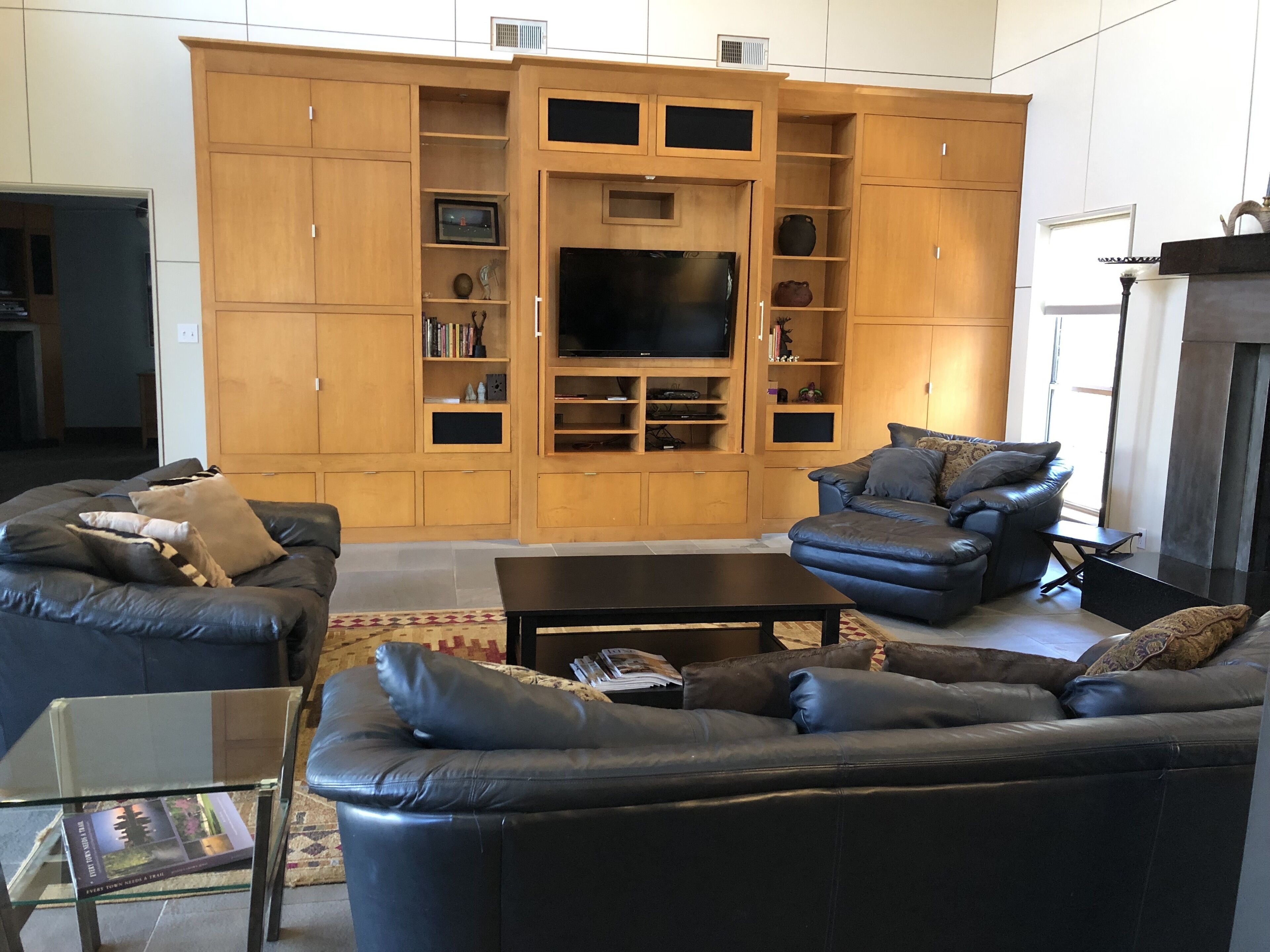 Gorgeous, Spacious, Unbeatable location - Central Austin home, sleeps 8-10