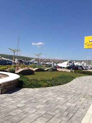 Property grounds - Lily mediterranean apartments with a sea view & heated shared pool (Kornic)