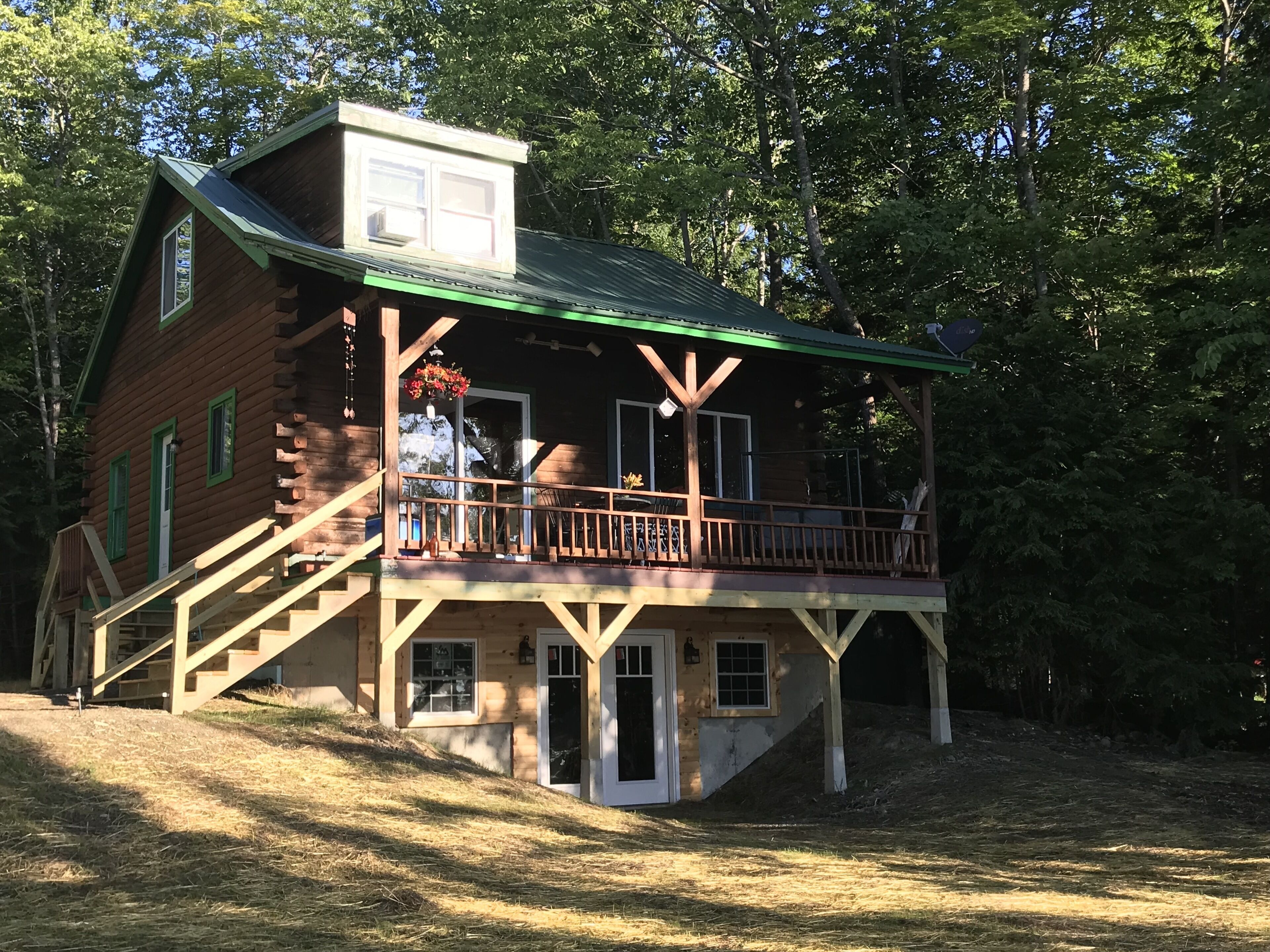 3BR, 2BA Log Cabin On Big Indian Lake