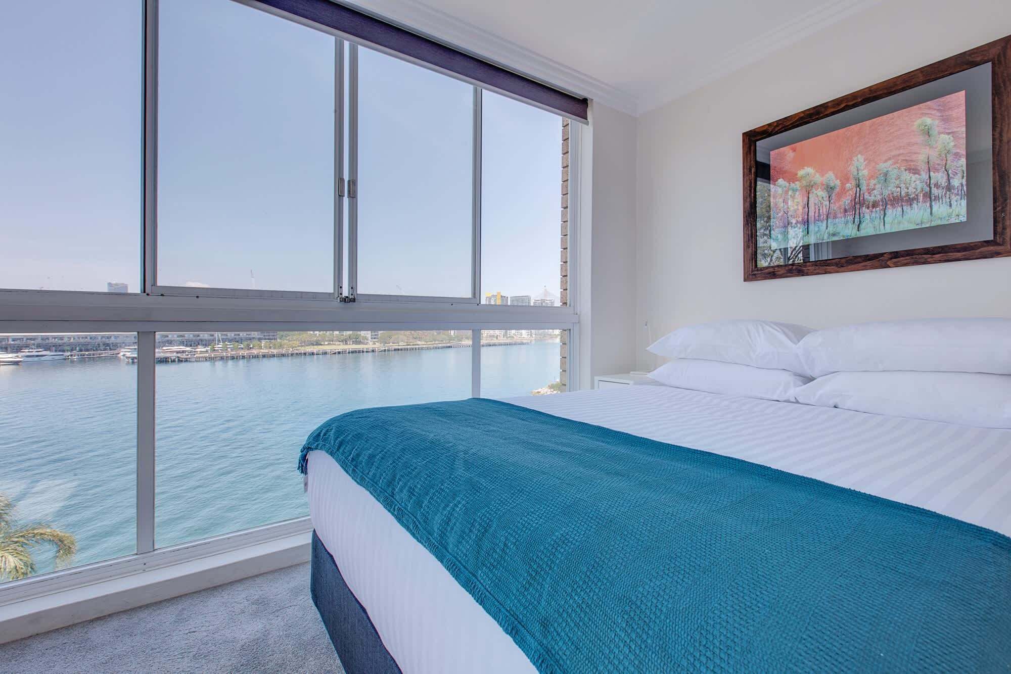 2 bedrooms, desk, iron/ironing board, WiFi