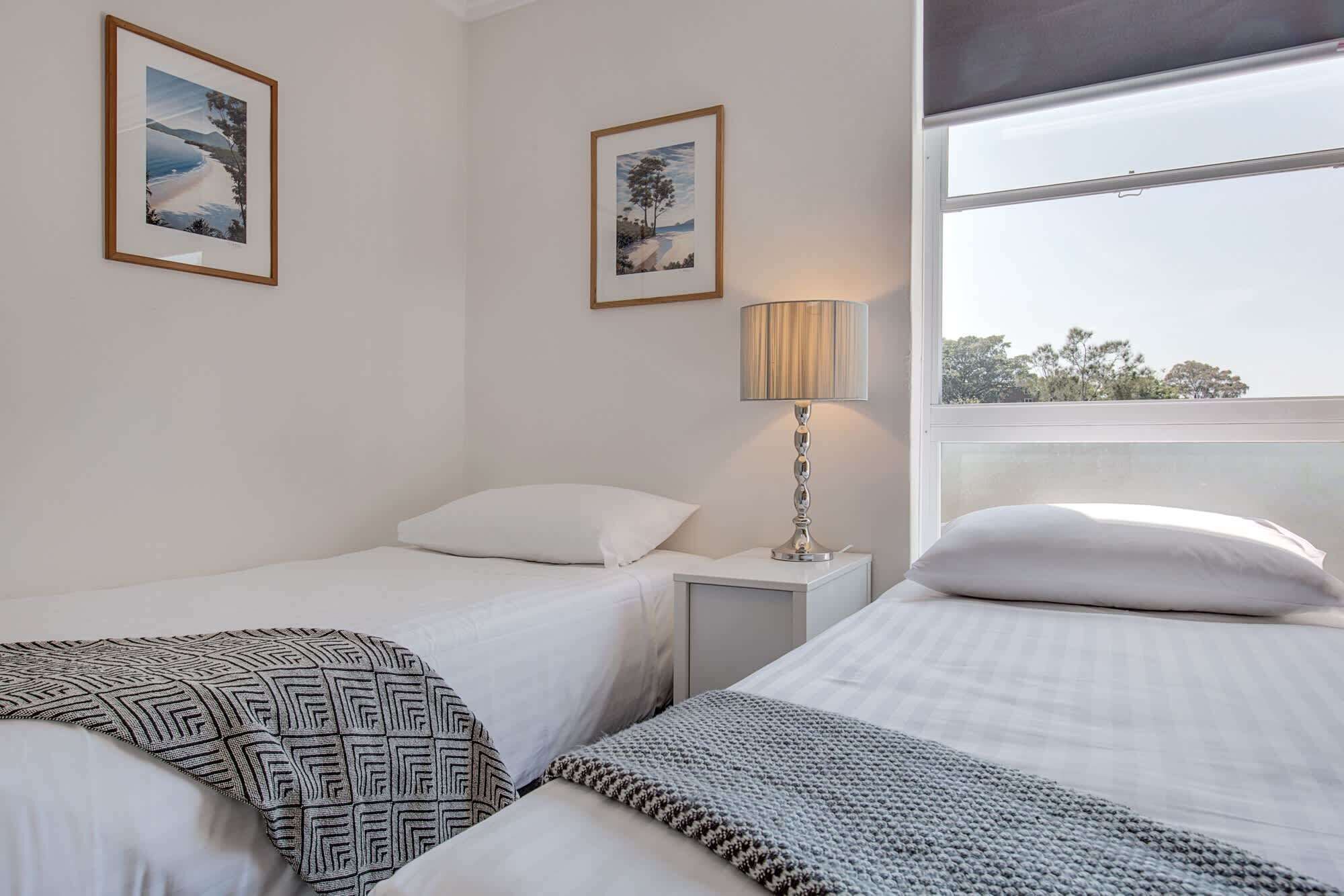 2 bedrooms, desk, iron/ironing board, WiFi