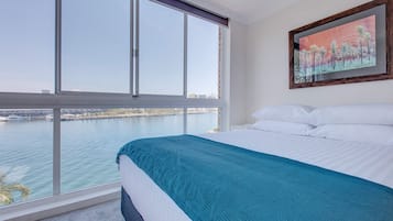 2 habitaciones, escritorio, tabla de planchar con plancha y wifi