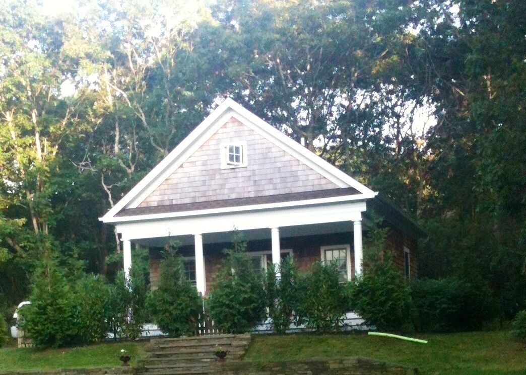 COTTAGE IS AVAILABLE FOR MONTHY, WEEKLY, WEEKENDS,Also WINTERS