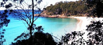 Unit 4 - Modern 3BR Family Friendly Apt Huskisson Main Street by Nautilus Apts