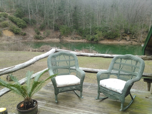 Secluded Cozy Luxurious Cabin, Gourmet Kitchen On 100 Acres W/ Miles Of Trails