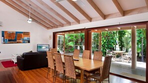 Interior - Quality Beach House in Central Sunshine Beach (Sunshine Beach)