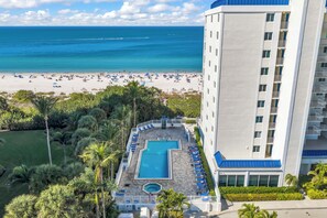 屋外プール、温水プール