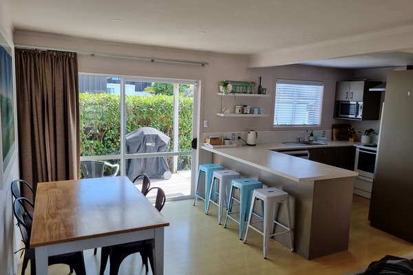 Kitchen & Dining area