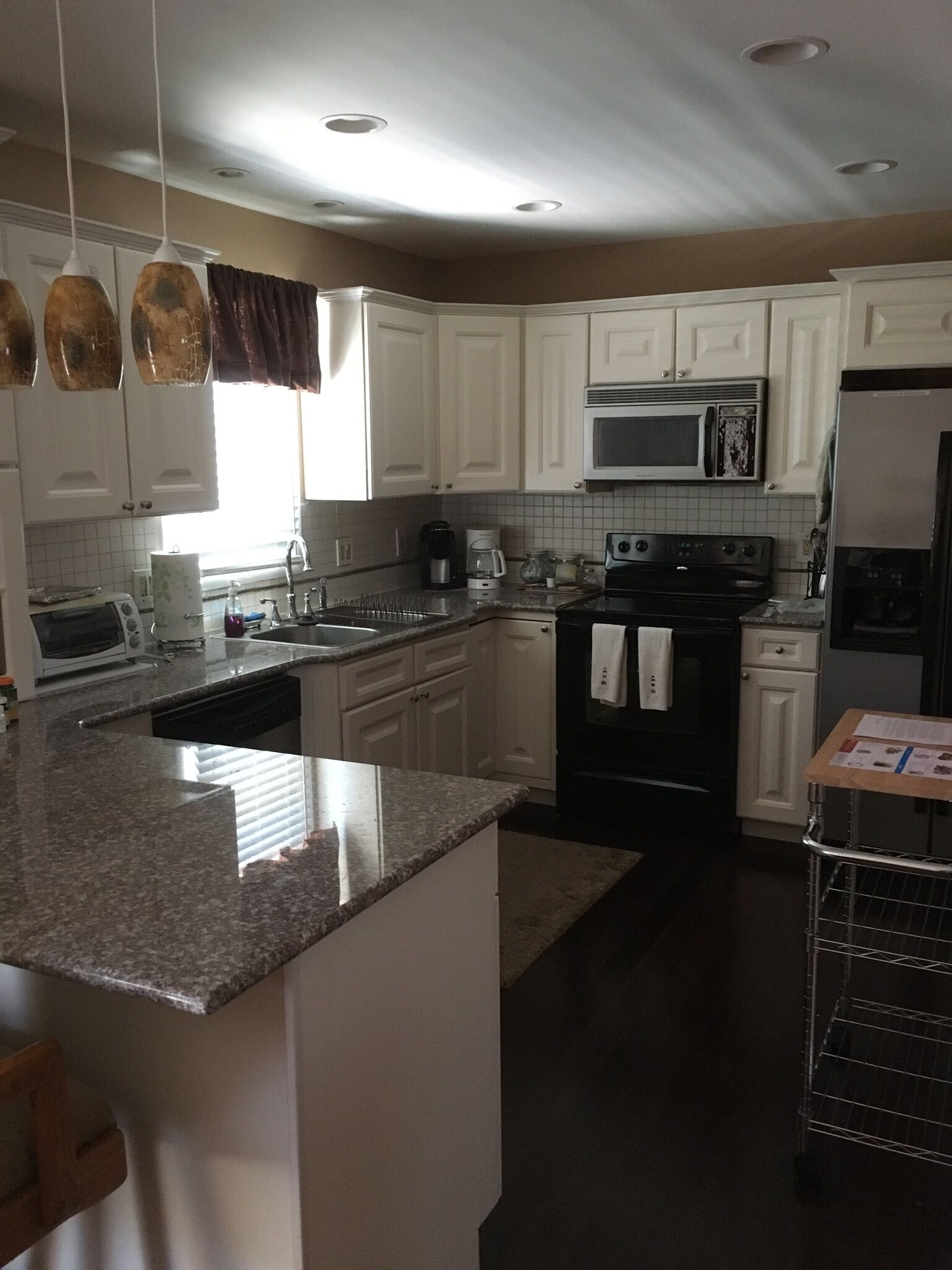 Recently renovated upscale end townhouse