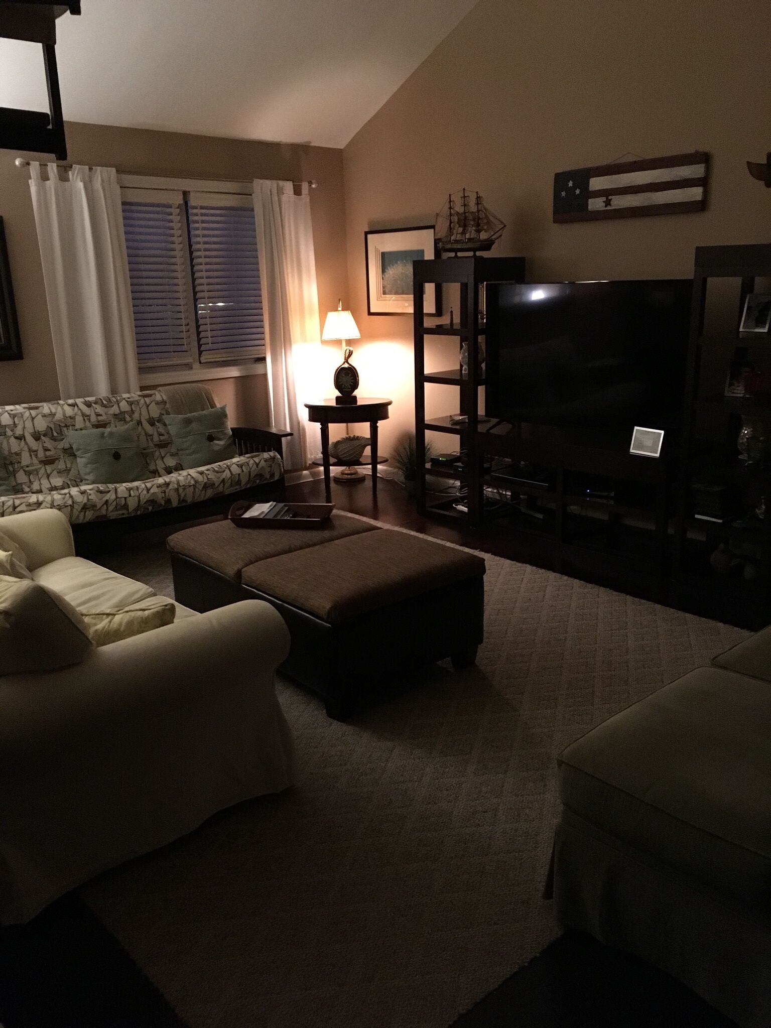 Recently renovated upscale end townhouse