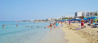 Villa Joanna DPSI7-Two Bed Villa -Pool-BBQ-Free WiFi-Close to Protaras Beach