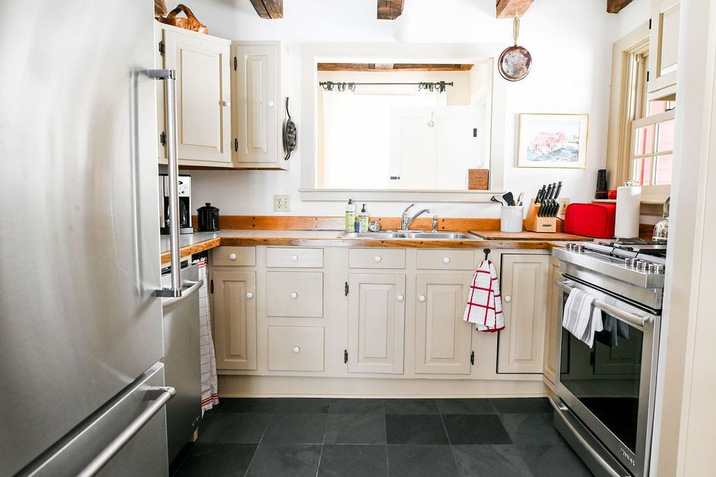 cottage with walks for your dogs filled with Vermont antiques and charm