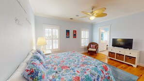 5 bedrooms, iron/ironing board, Internet, bed sheets