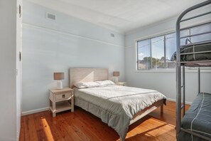 3 間睡房、熨斗/熨衫板、免費 Wi-Fi、床單