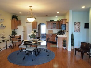 Dining - Beach Town Oasis-loft apartment.          In the center of Downtown! (Grand Haven)