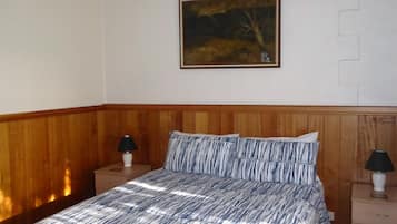 2 habitaciones, tabla de planchar con plancha, wifi y ropa de cama