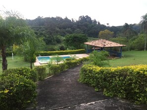 Outdoor pool - Beautiful Place Near Parks and Outlet (Vinhedo)
