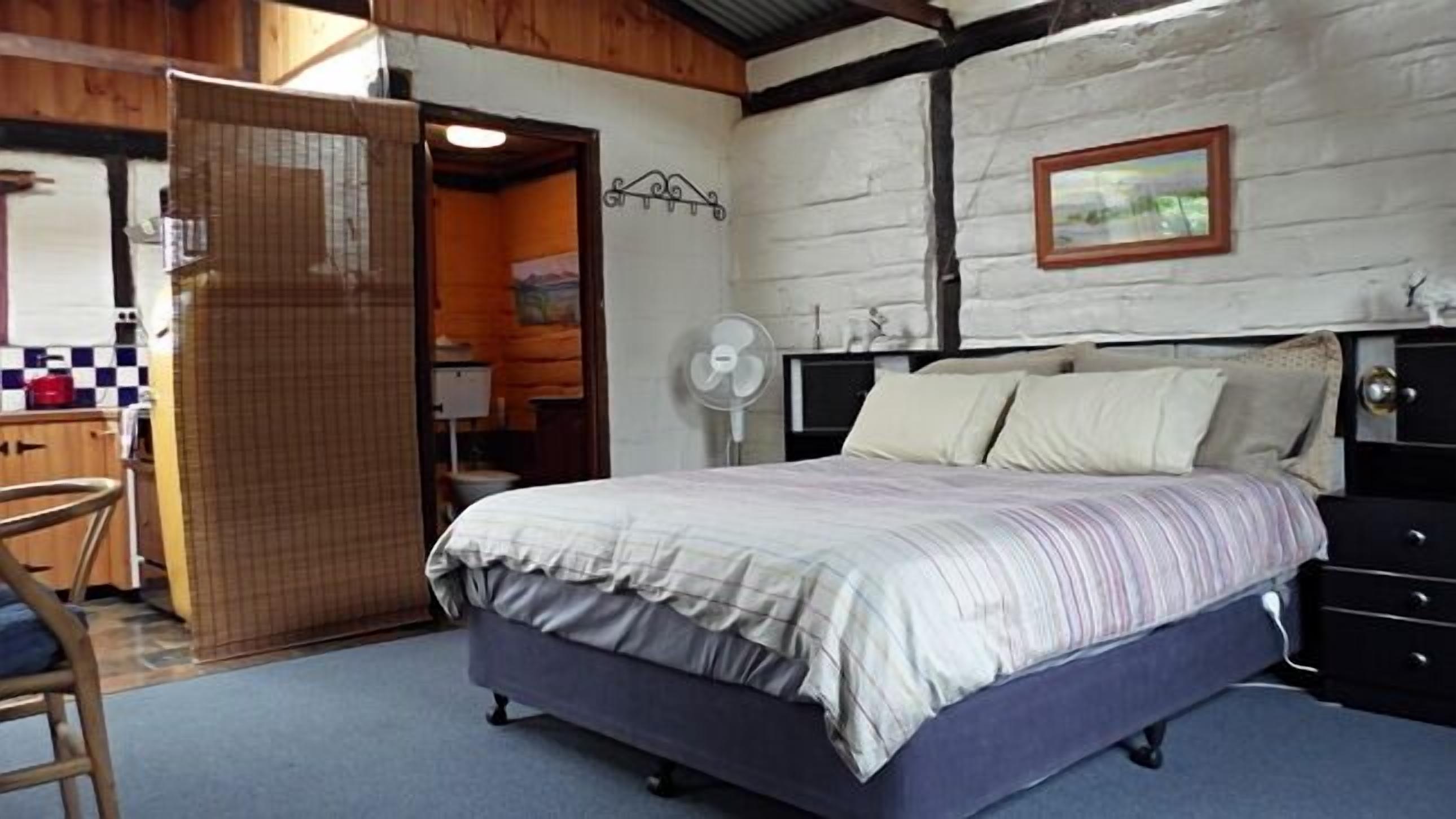 "WOOLLY BUTT" BUNGALOW