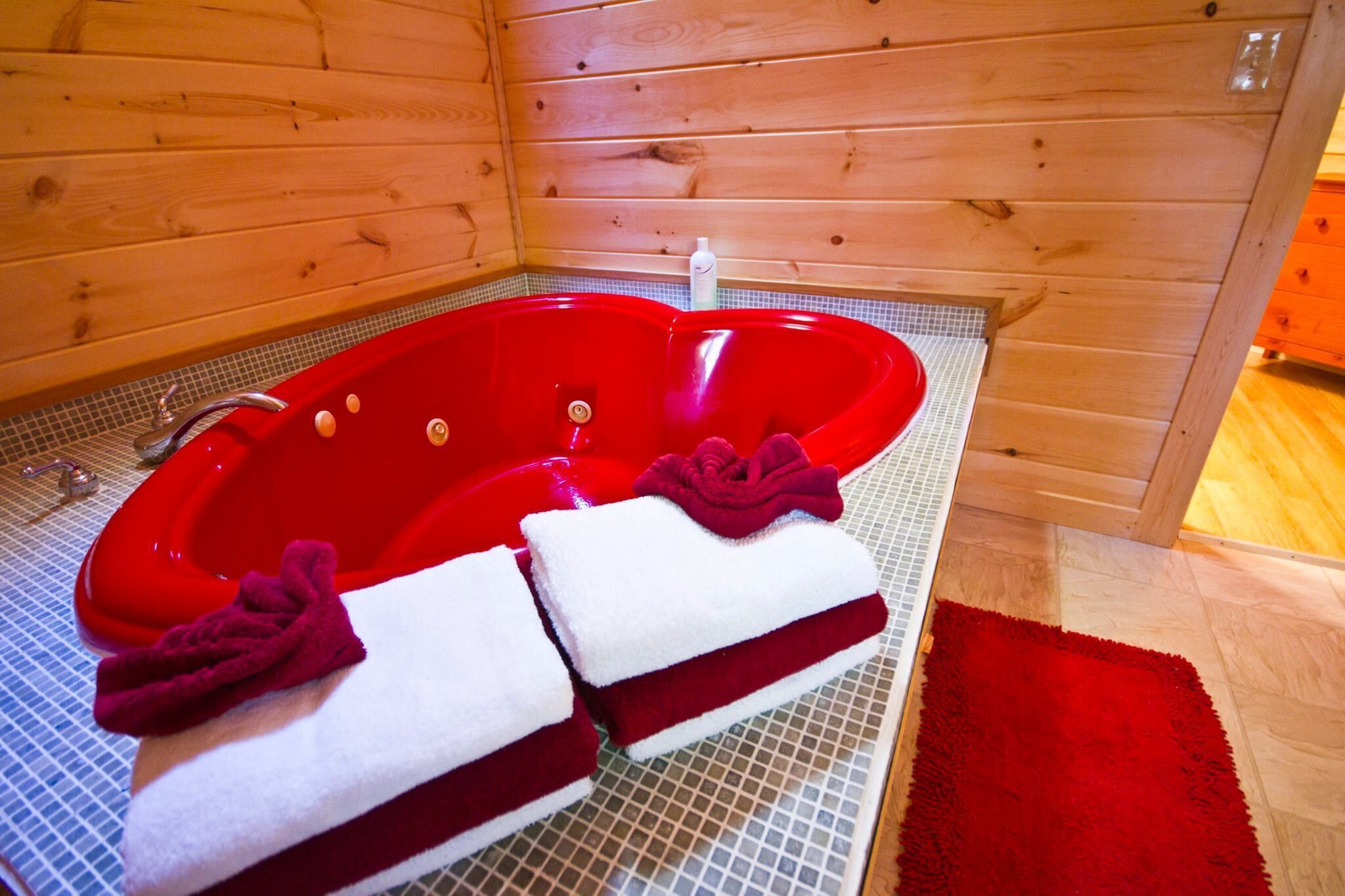 Sugar Shack Yurt Romantic and cozy!