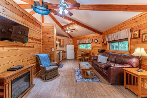 Sugar Shack Yurt Romantic and cozy!