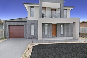 Exterior - PALM GROVE BEACH HOUSE DROMANA (Dromana)