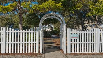 Enceinte de lâhĂ©bergement