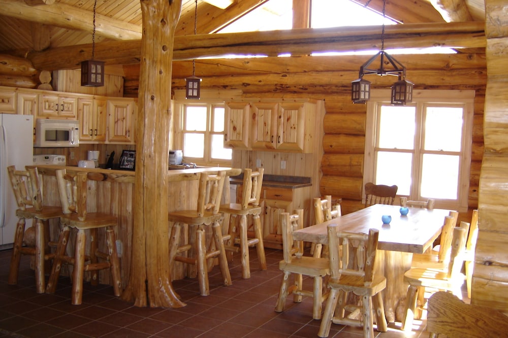 Amazing log lodge trails, lake trout, Minnesota’s clearest lake. Five bedrooms.