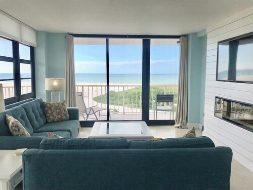 ABSOLUTELY THE BEST BEACH & CITY VIEWS..Fabulous Renovation..Pickle Ball & more!