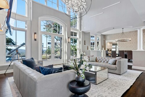 Malerischer Punkt - Pool und Seeblick!