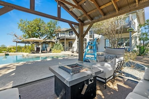 Terrace/patio - Pool + Cabana + Amazing Views - Picturesque Point (Austin)