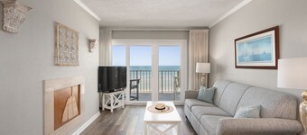 Oceanfront OBX Condo, Top Floor, Walk-In Shower and Patio