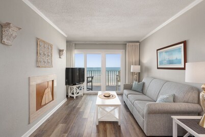 Oceanfront OBX Condo, Top Floor, Walk-In Shower and Patio