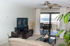 Smart TV, fireplace, DVD player, stereo