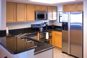 Refrigerador, microondas, horno, placa de cocina