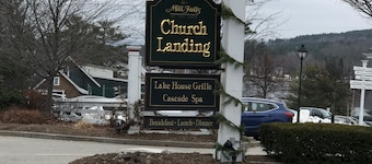 Luxury Villa- Waterfront on Lake Winnipesaukee w/ Boat Dock- Meredith Bay