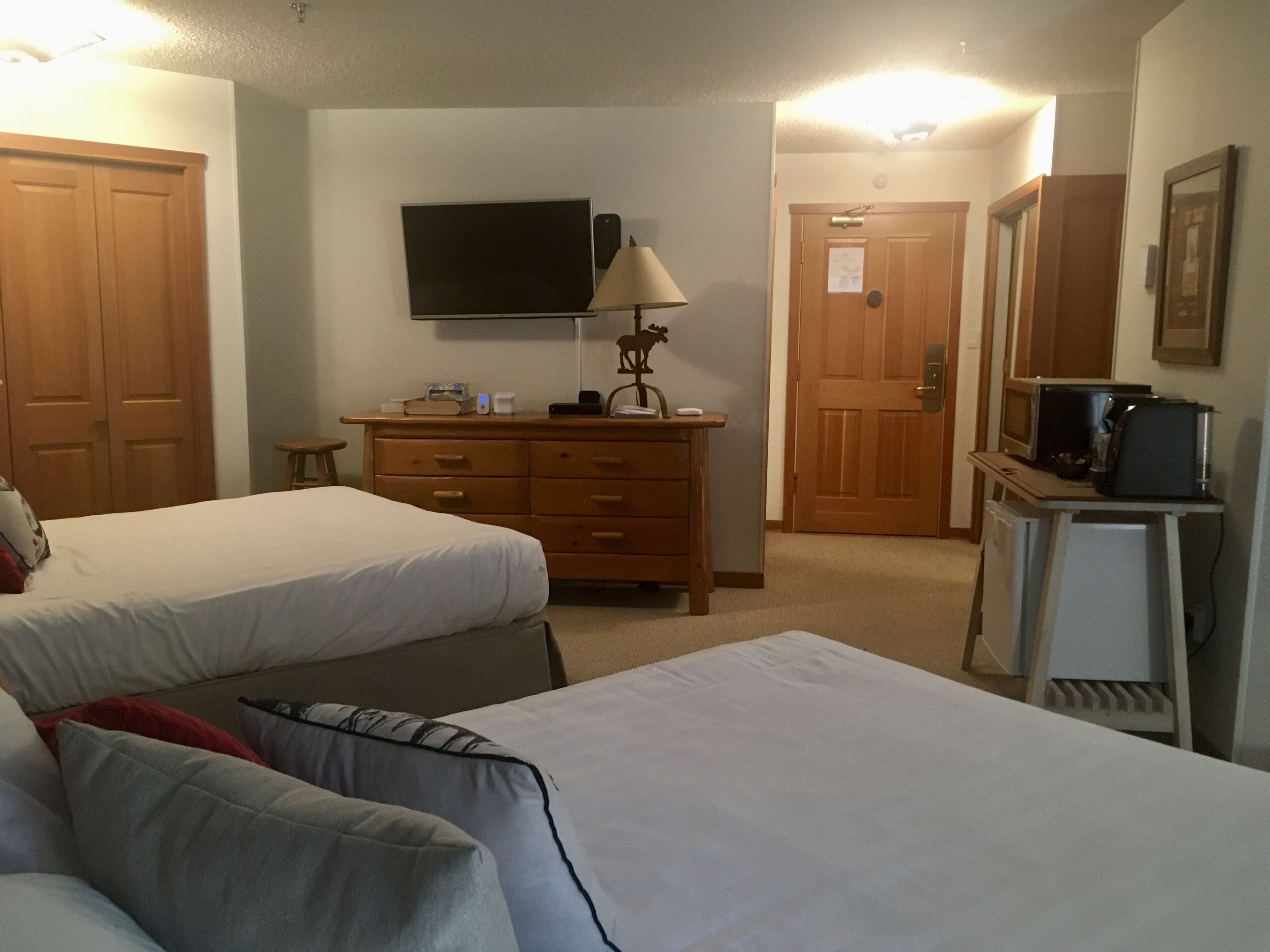 Sleep 4 comfortably at the base of Blackcombe walking distance from village