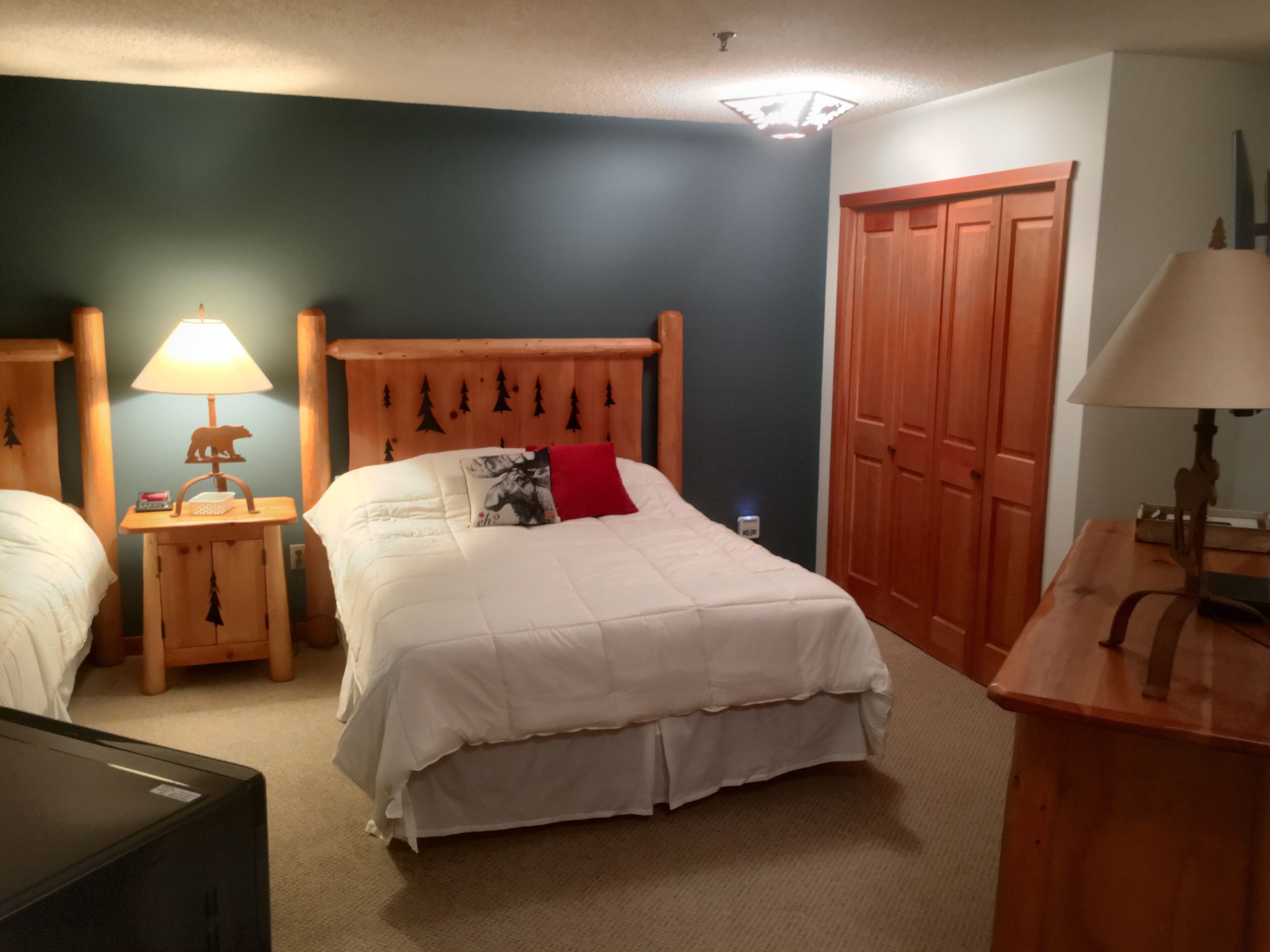 Sleep 4 comfortably at the base of Blackcombe walking distance from village