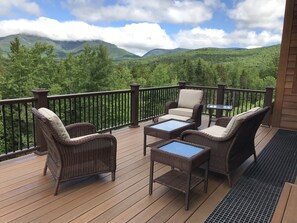 Property grounds - Beautiful, New Mountain Home with Hot Tub and Breathtaking Mountain Views (Waterville Valley)