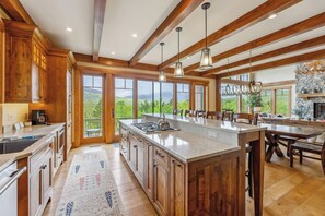 Fridge, microwave, oven, stovetop - Beautiful, New Mountain Home with Hot Tub and Breathtaking Mountain Views (Waterville Valley)