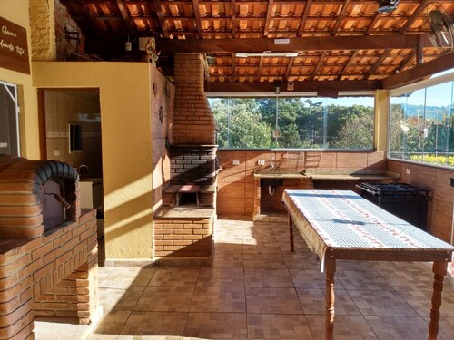 Beautiful farm, Wi-Fi, swimming pool, barbecue, pizza oven and soccer field.