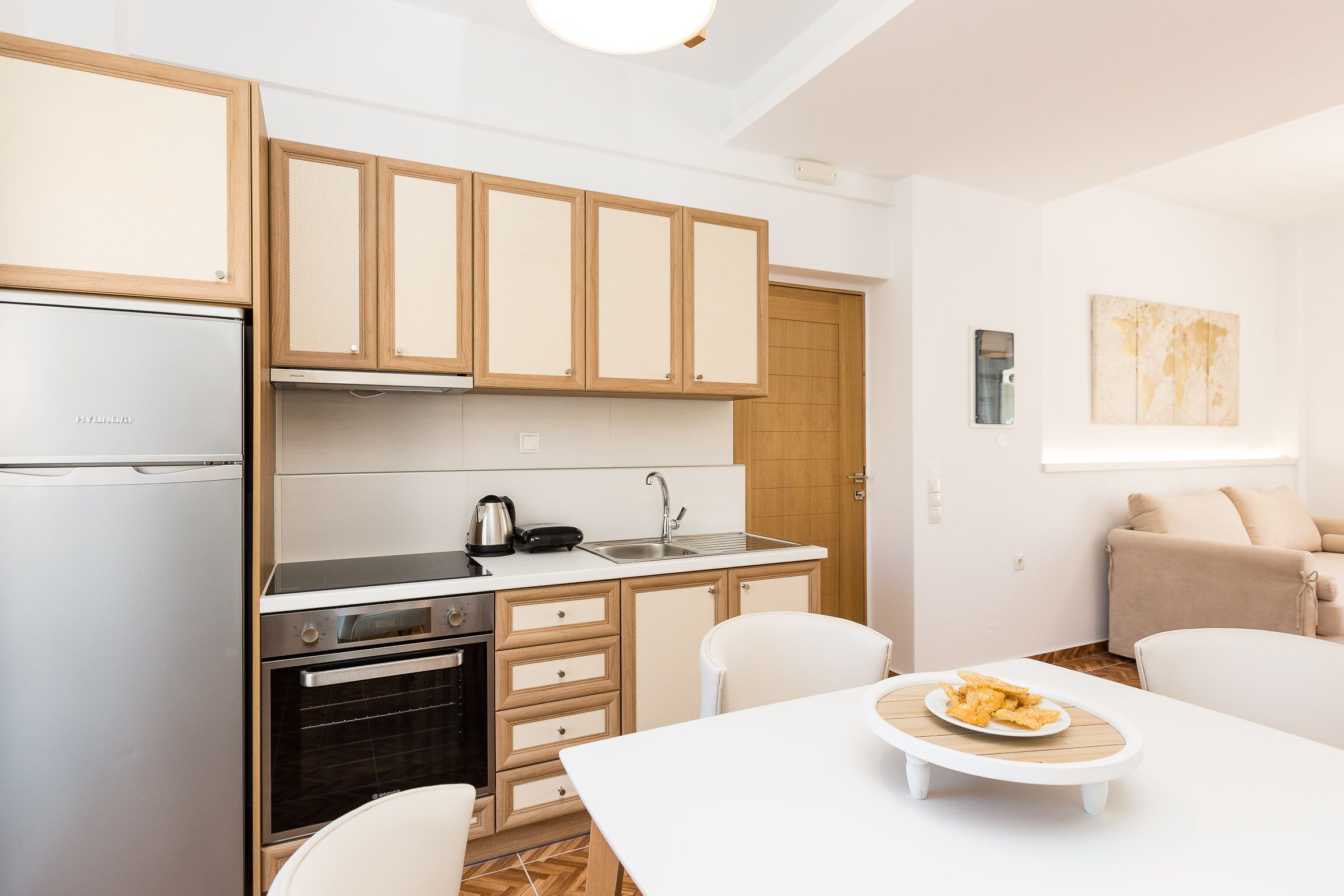 Fridge, oven, stovetop, coffee/tea maker