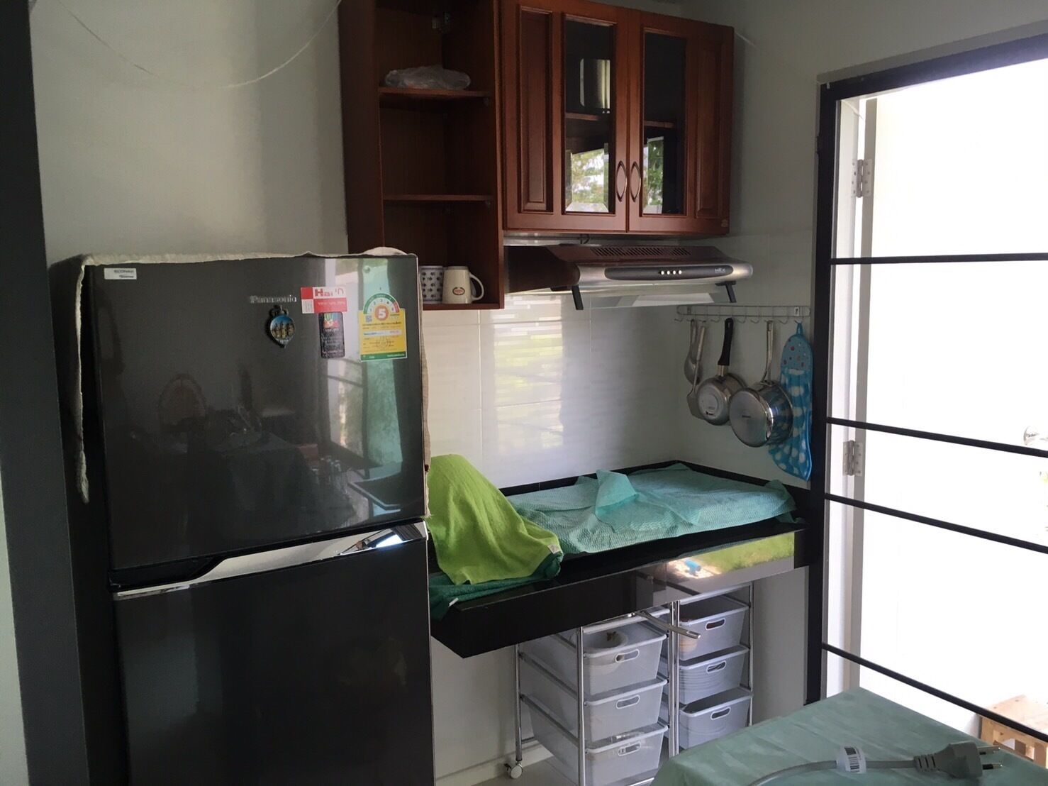 New Loft Modern Home, the 3 storey 2 bedroom 3.5 bathroom with cooking equipment