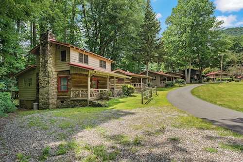 MOUNTAIN JOY COTTAGES #3 - OWL LODGE