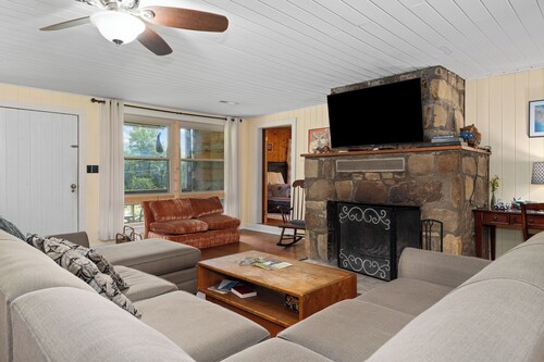 MOUNTAIN JOY COTTAGES # 3 - OWL LODGE