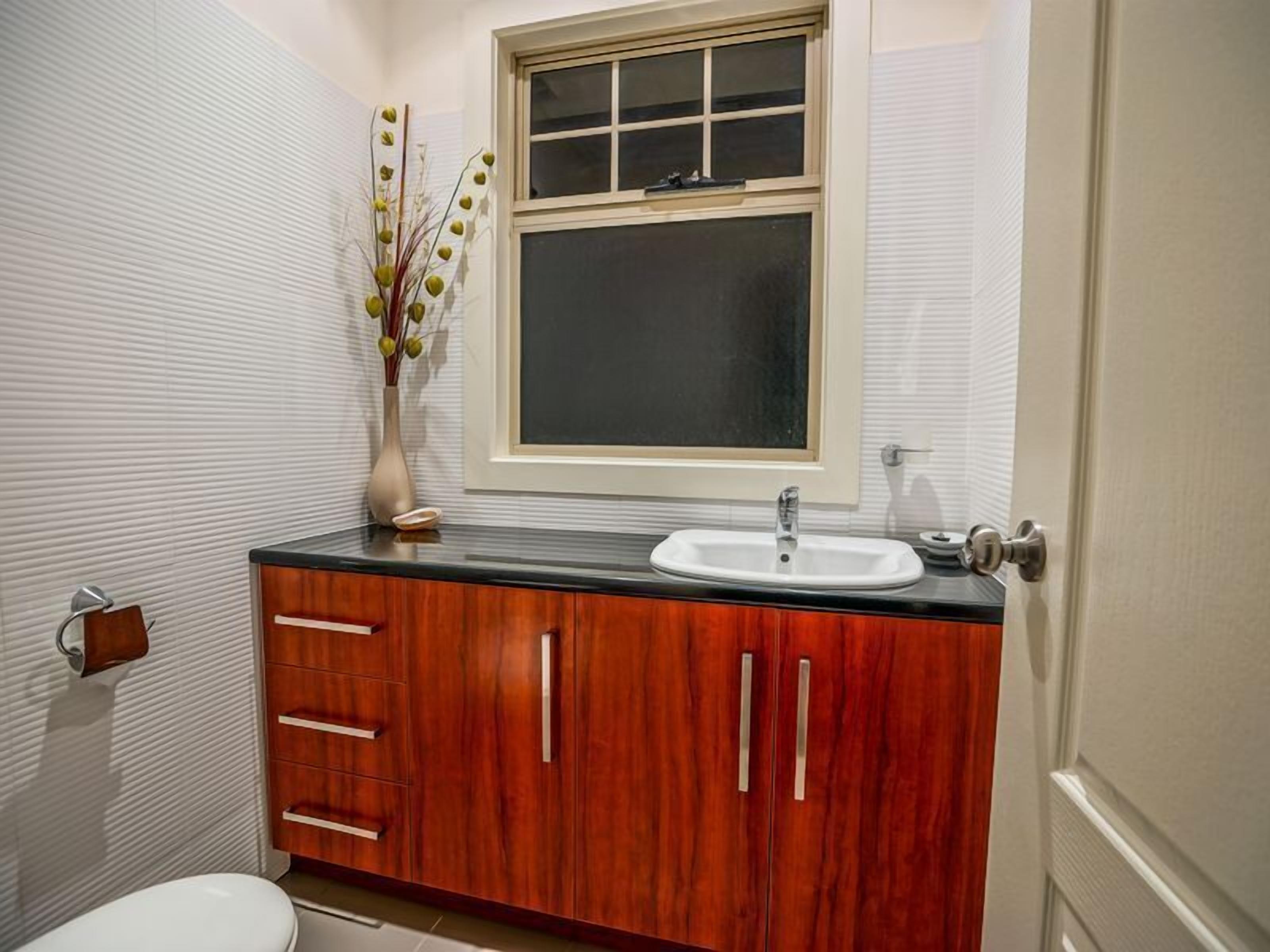 IDLE TIMES - Luxury on Copper Coast Marina — image 2