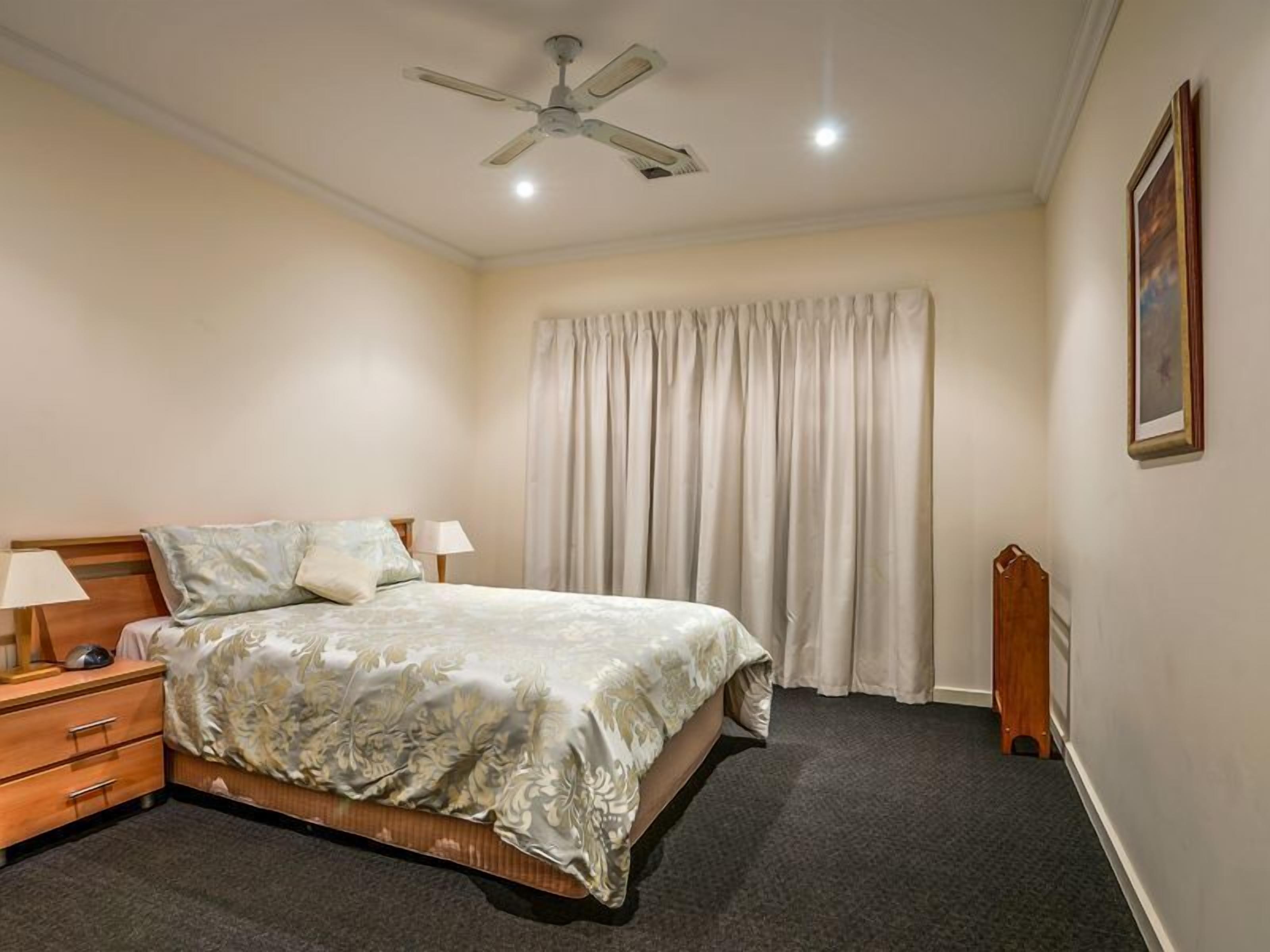 IDLE TIMES - Luxury on Copper Coast Marina — image 14